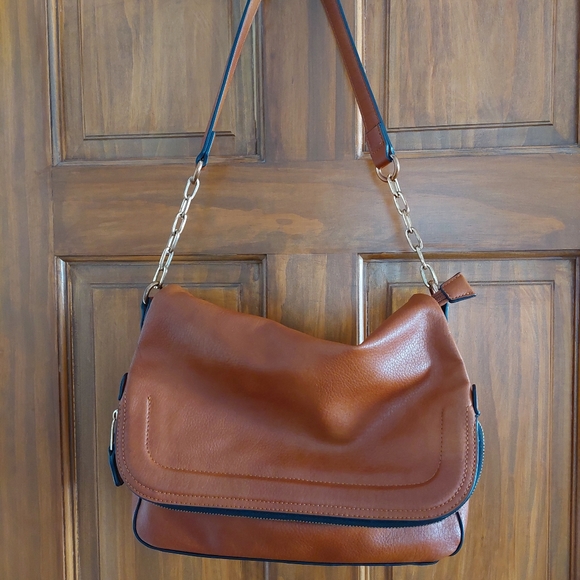 GUC UrbanExpressions Maisy Messenger Tan Vegan Lthr Flap Shoulder/Crossbody Bag - Picture 3 of 16